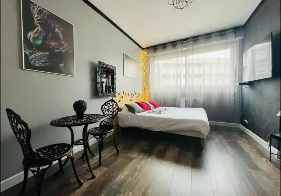 Orphelin Studio Avec Balneo Proche Centre Ville ランス エクステリア 写真